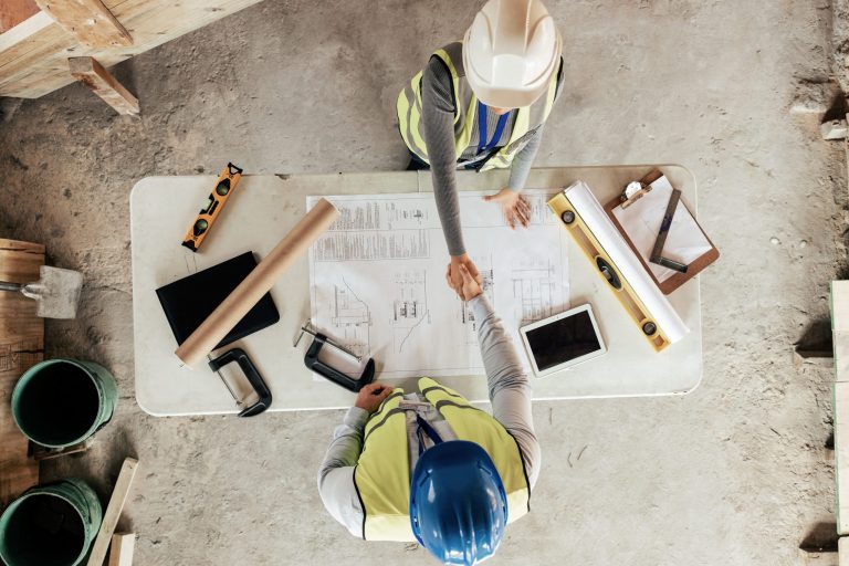 Especialistas en instalaciones eléctricas, de gas, energía solar, climatización y piscinas. Soluciones integrales, legales y con garantía. ¡Presupuesto sin compromiso!