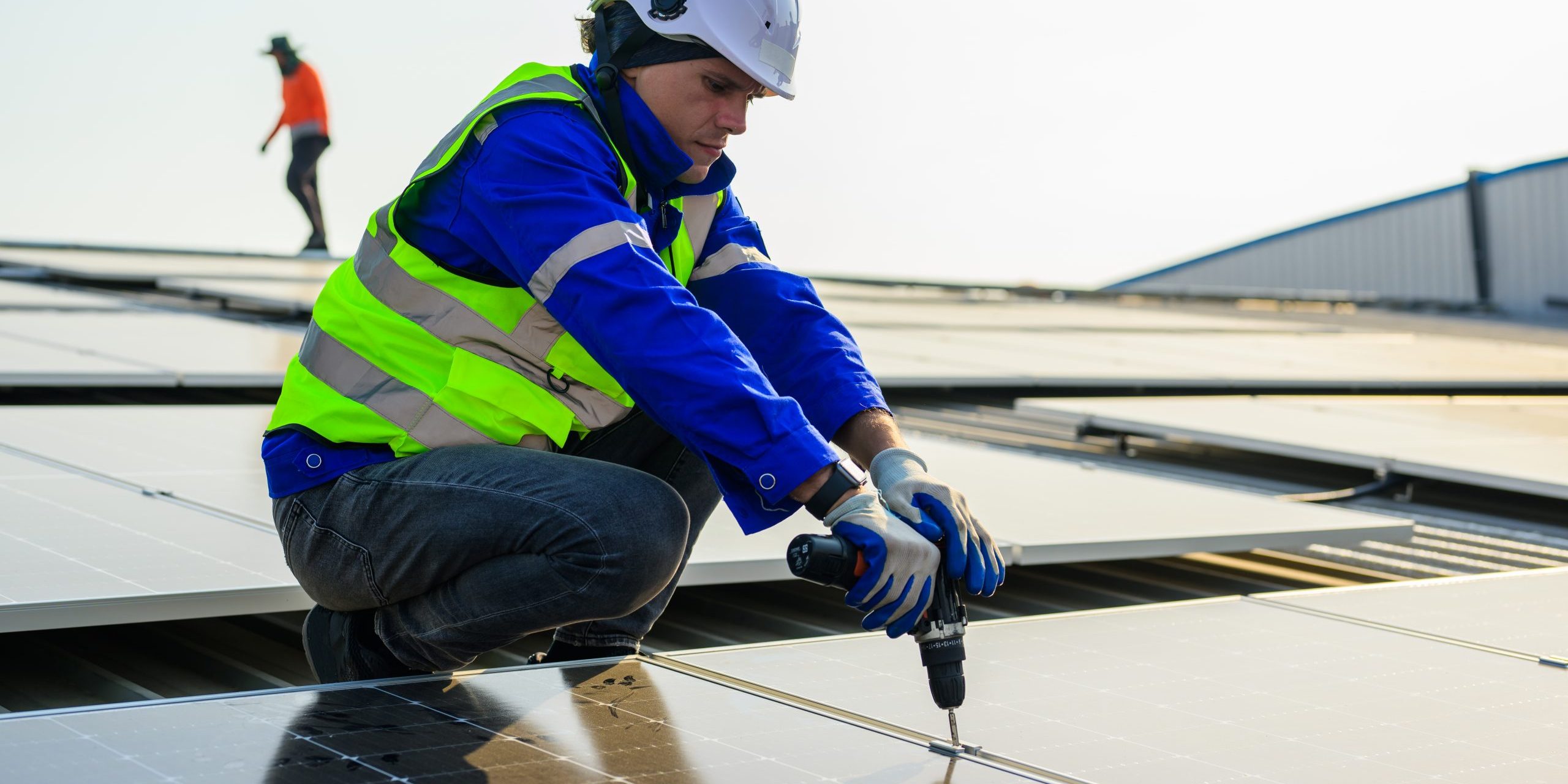 ¿Busca una empresa instaladora de confianza? Especialistas en instalaciones eléctricas, de gas, energía solar, climatización y piscinas. Soluciones integrales, legales y con garantía. ¡Presupuesto sin compromiso!